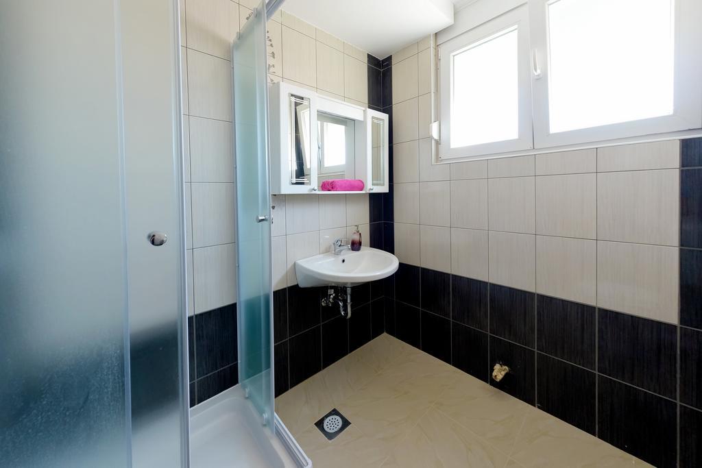 Cozy Two-Bedroom Apartment Zadar Quarto foto